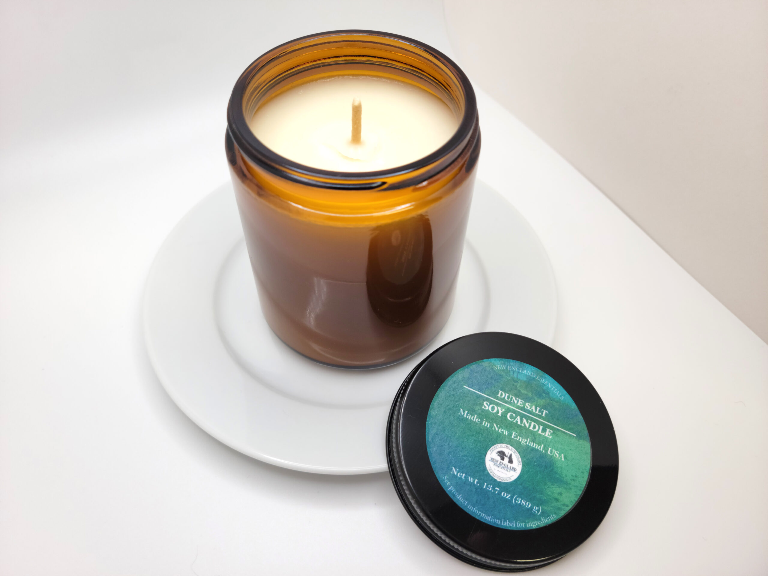 Soy-Candle-DuneSaltSoyCandlebyNewEnglandEssentials1